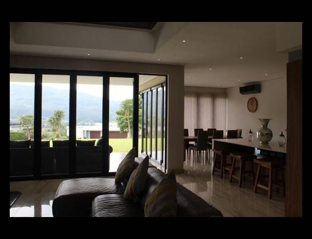 4 BEDROOM HOUSE FOR SALE IN MONTROSE